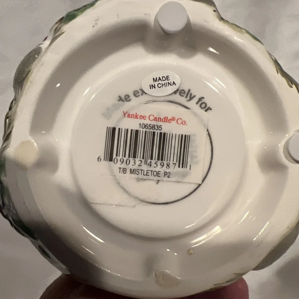 Yankee Candle Mistletoe Christmas Holiday Wax Melt Tart Warmer‎ & Tart - NICE!
